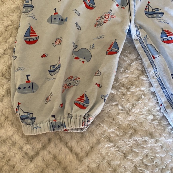 Newborn onesie with snaps - Picture 2 of 7